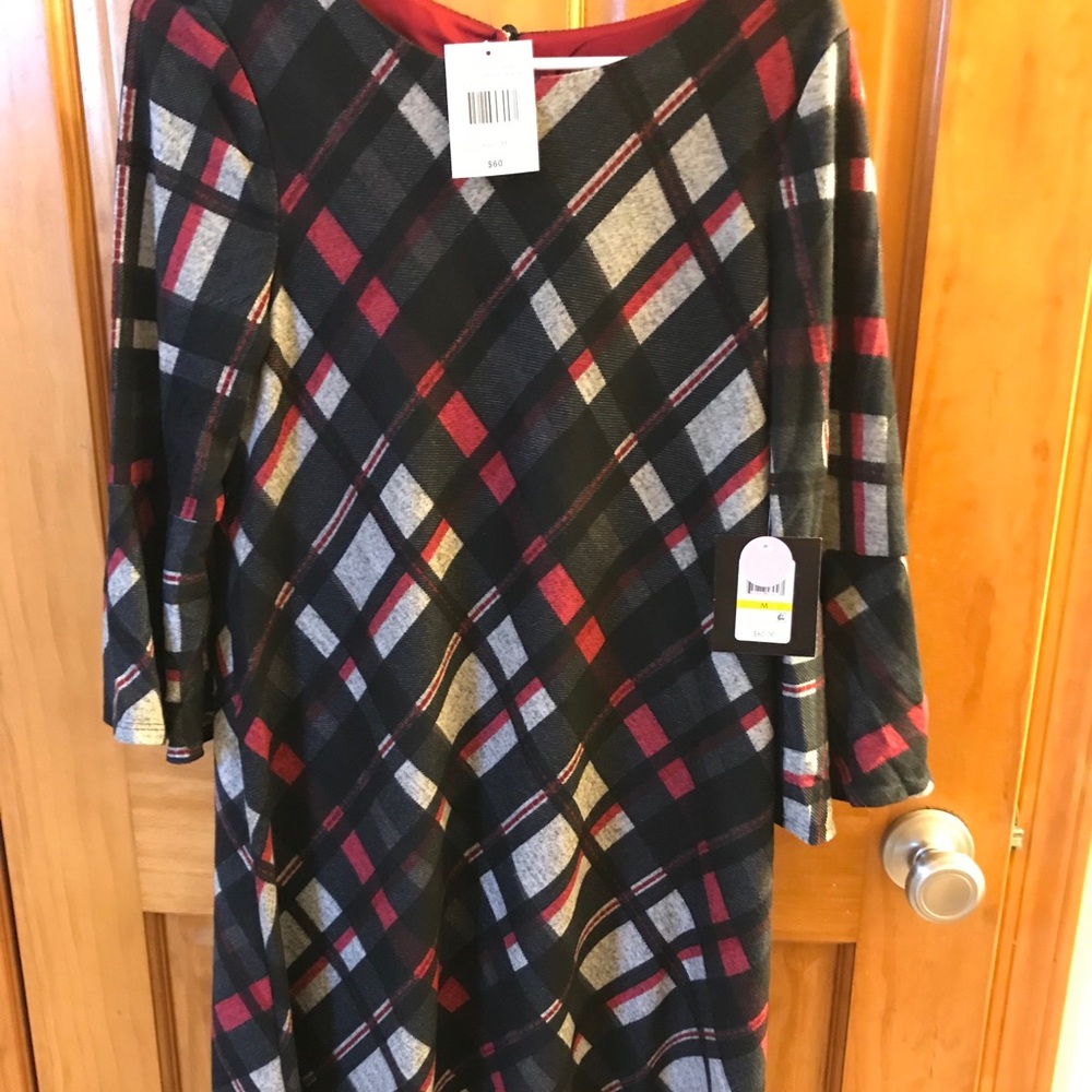 Flare sleeved knee length dress